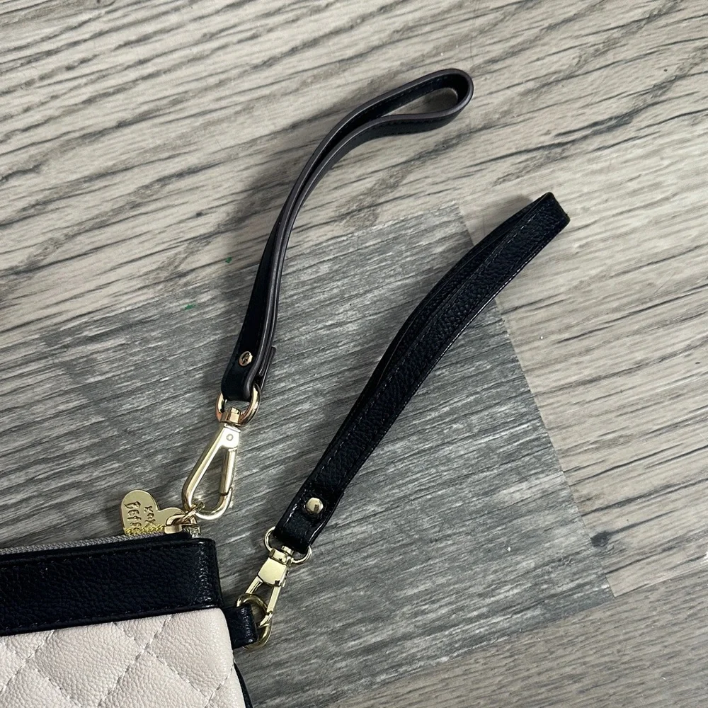 Betsey‎ Johnson Houdini Cream and Black Quilted Wristlet